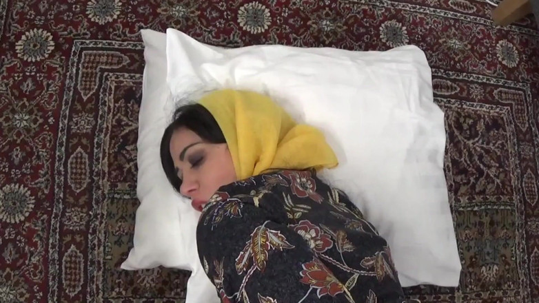 Amateur Homemade Porn: Ngentot ibu tiri yang lagi sange sendirian di rumah