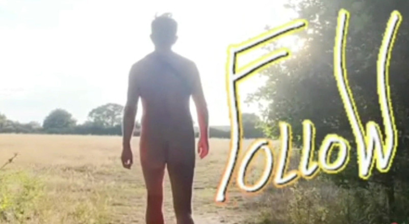 MaleModel: Veřejná nahá chůze