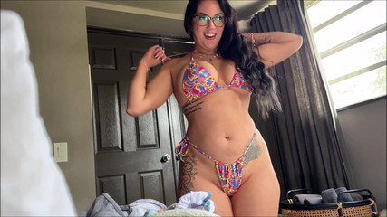 Alex Adams: Kakak tiri besar berbagi ranjang saat liburan miami - nika venom