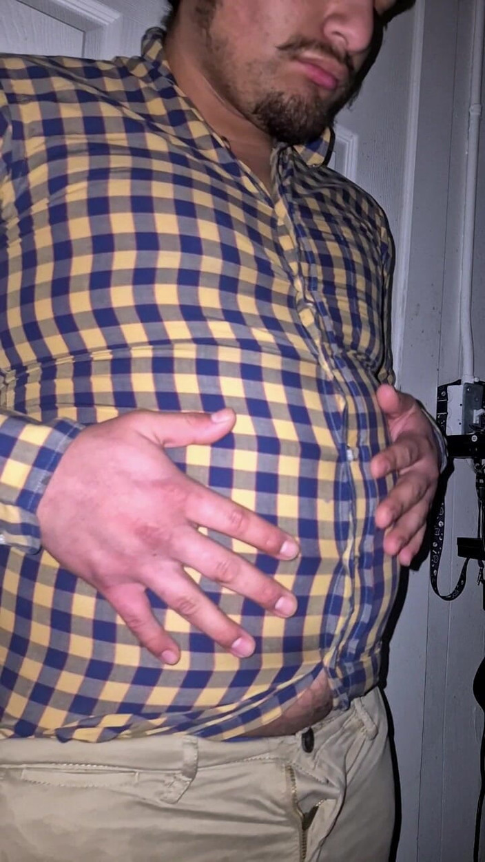 NakyJoss: Ich Poppe Meinen Knopf an Meinem Bauch