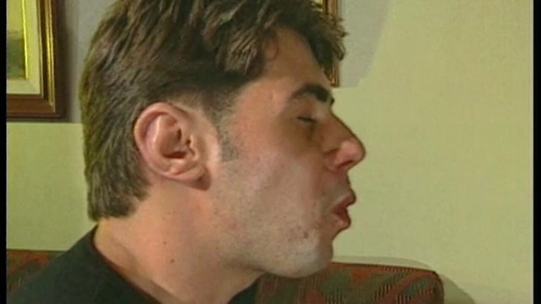 Boys boyz: Muscular Hunks Enjoy Raw Bareback Anal Session