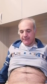 Você está entediado, tenha uma punheta na companhia
