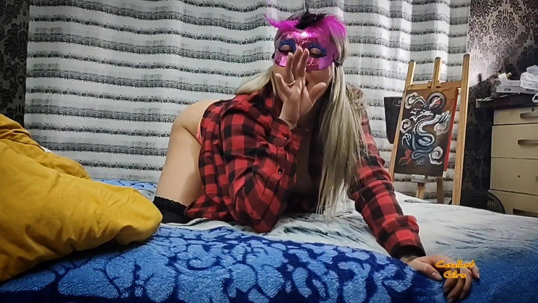 Alemaotatuador: Sarışın Barbie Fit Ona Greluda Veriyor