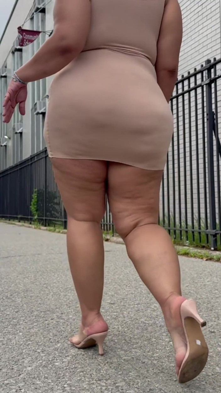 PutiLing: Boricua Mami - Thick Legs - Fat Ass - Mini Skirt - High Heels...