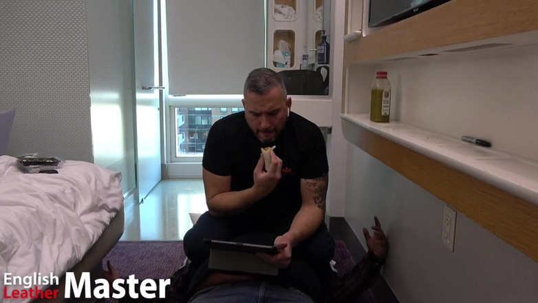 EnglishLeathermaster: Kongkek duduk muka dan kentut