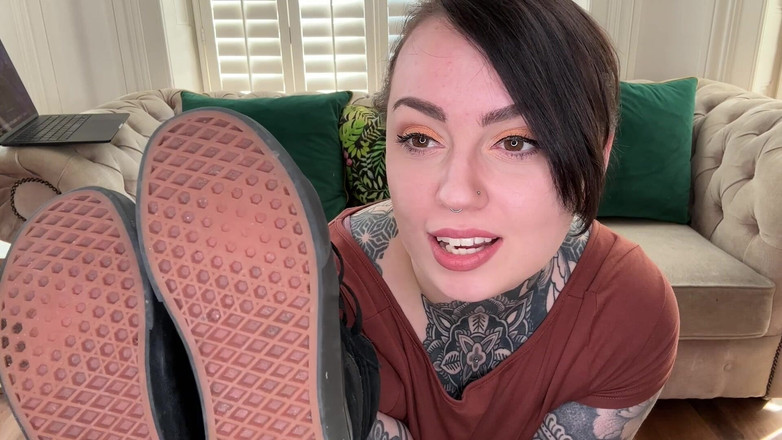 Miss Valentina: Slag till mina sneakers