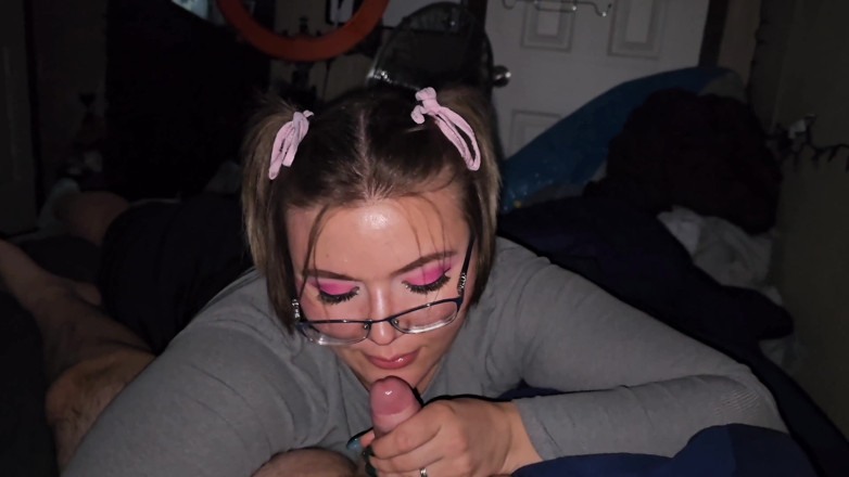 Funhousewife69: Nueva compilación de corridas tomando disparos en la boca, el...