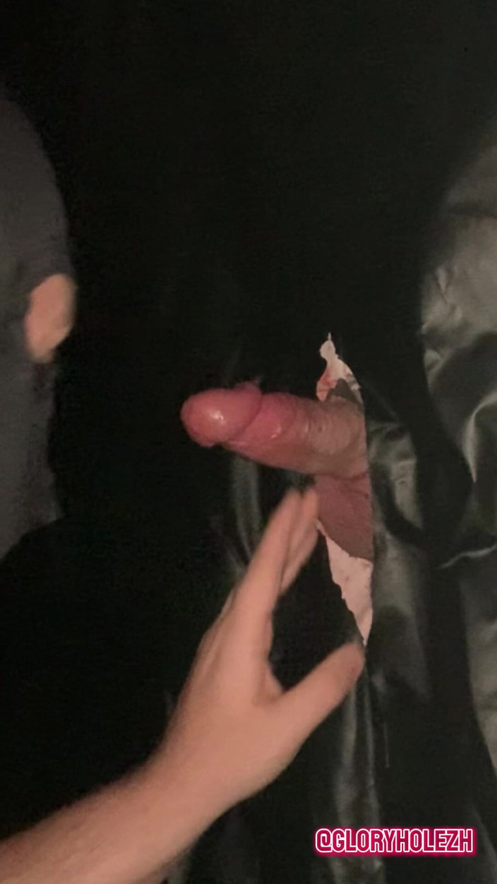 gloryholezh: Trabajador de la construcción hetero regresa e inesperadamente quiere mi...