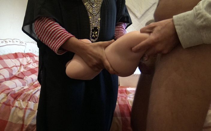 Souzan Halabi: 탠탈리 섹스 인형으로 배다른 아들을 성적으로 교육하는 프랑스 모로코 계모