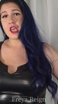 자지를 빨아달라고 부탁하는 Findom