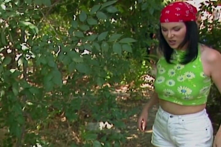 THAGSON RETRO: Máy bay bà già tóc vàng rosebud sa sau khi...