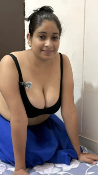 Bhabhi đến để tìm chồng cô ấy trong phòng Devar đã thỏa mãn tình dục