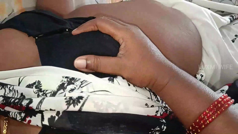 Luxmi Wife: Manželka dostane vrchol orgasmu tekoucí z kundičky - 4