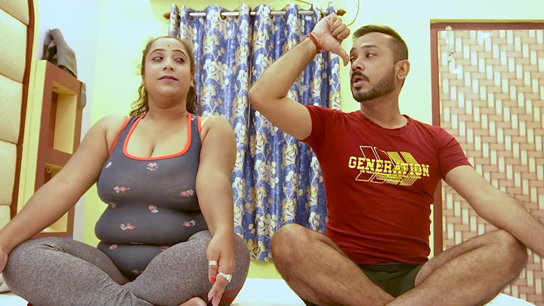 Xtramood: Guru yoga ngentot sama muridnya dan ntes memeknya sama kontol...