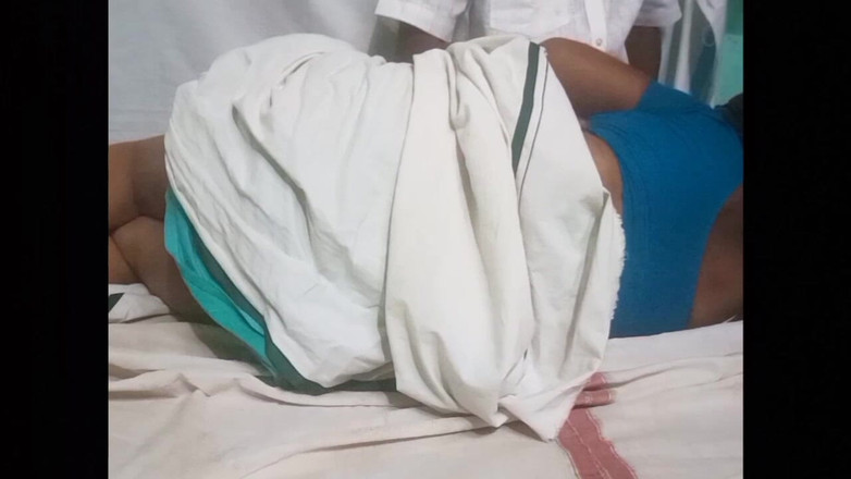 Desi Sathiya: Öpüşme videosu yalama