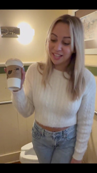 Mijando na cafeteria