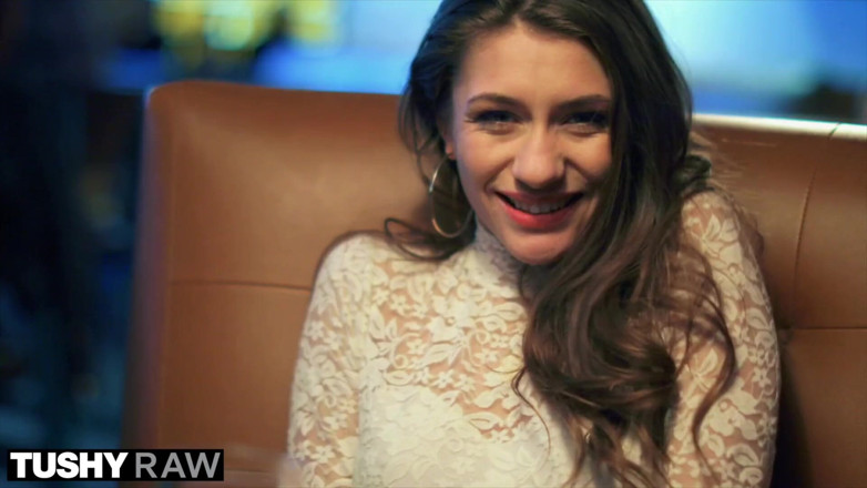 Tushyraw: TUSHYRAw - rebel lynn desidera un grosso cazzo nel culo