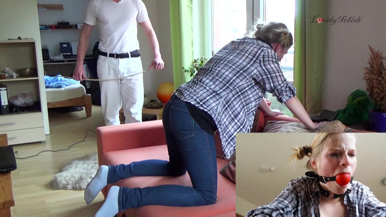 Fuck n Fetish: Lilis couch thrashing