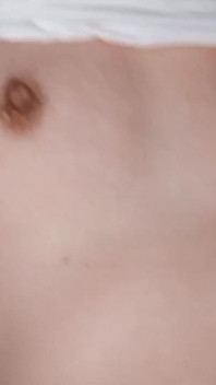 Hete onschuldige tiener krijgt haar natte kutje gevingerd door stiefbroer - eigengemaakte amateur pov
