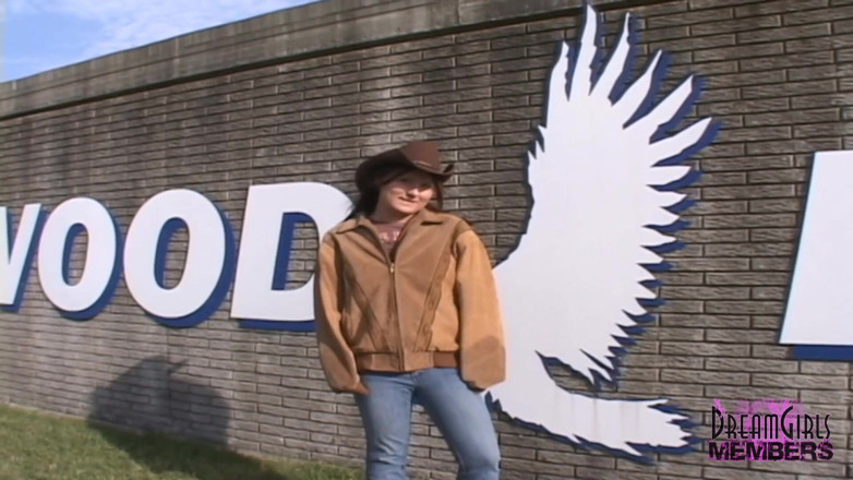 Dream Girls: La ragazza di campagna si spoglia in Iowa