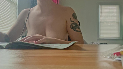 lilredvelvettt: Asmr con costruzione lego in topless