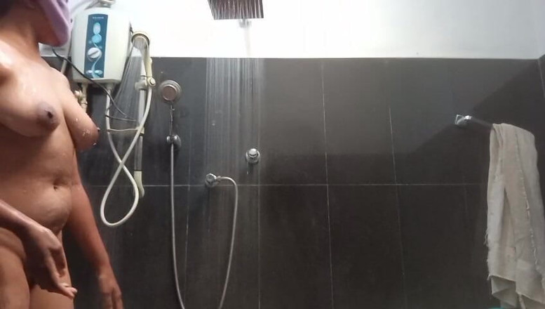 Miya White: Kiedy mam wolny czas jestem z moją cipką z dużymi...