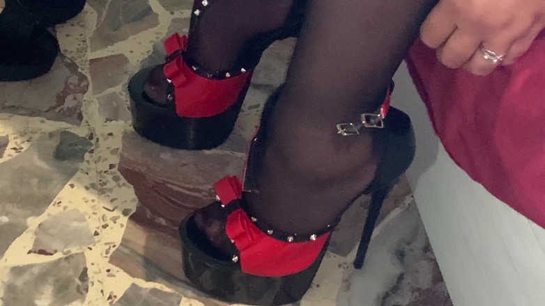 CoppiaCollant: POV High Heels Fetish