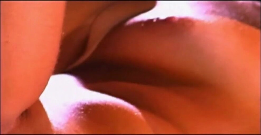 Lesbian Illusion: Dvě sexy latinskoamerické děvky milují lesbický sex