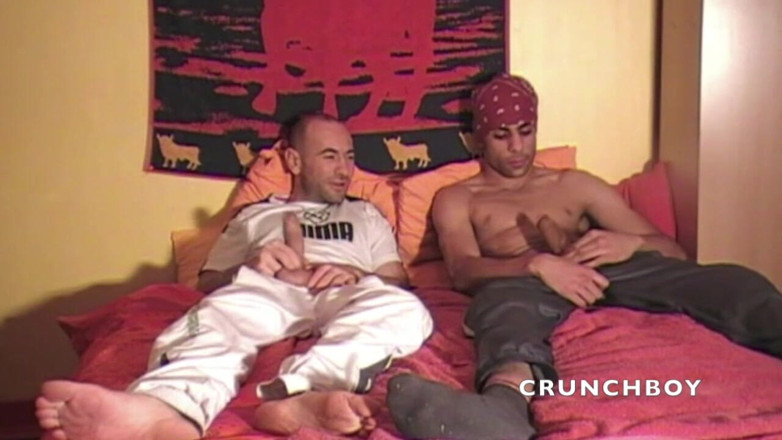 STRAIGHT BOY CURIOUS: Masturbace s mým strašilým arabským přítelem