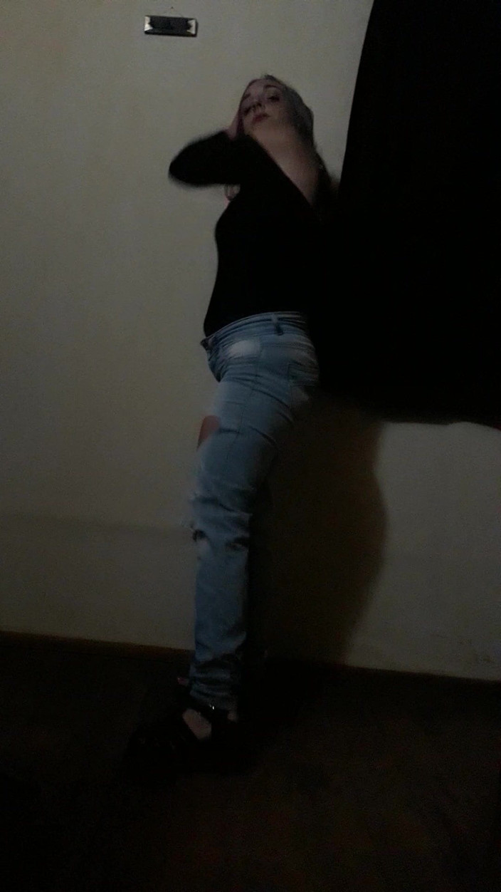 tunoviaputita: Špatná dívka tančí jazz blues