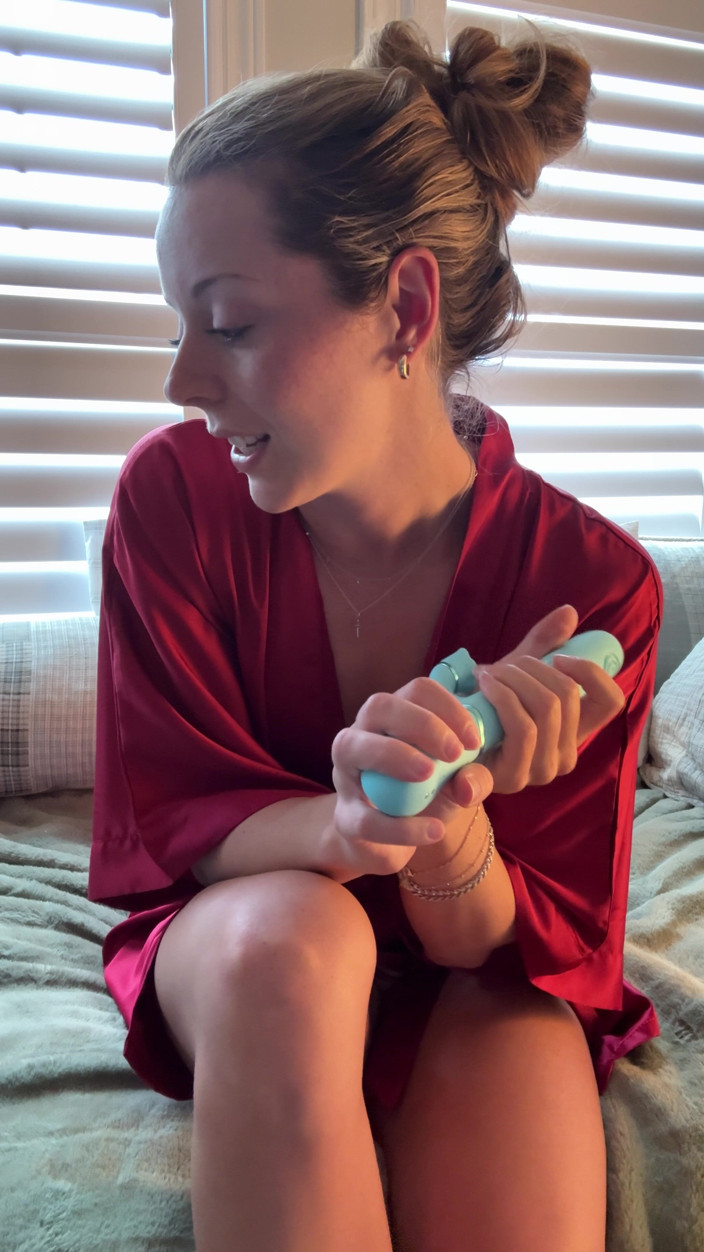 Nadia Foxx: Đồ chơi mới mở hộp và sử dụng cho đến khi...