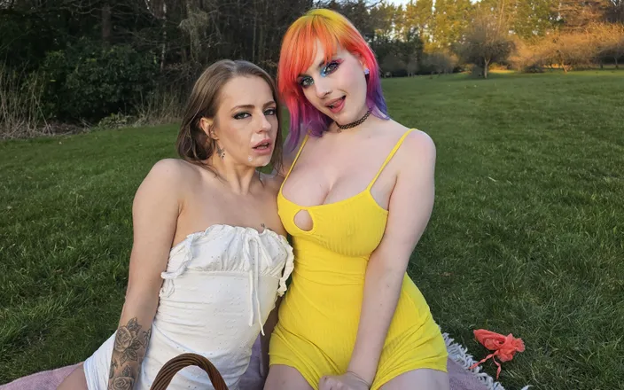 Emojizz: Swinging Picnic