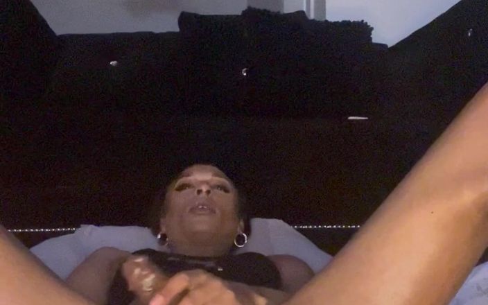 Yummie encounters: Docela štíhlá Femboy Hladící bbc péro Ošklivý