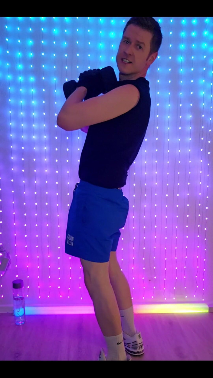 Roman Heart: Fitness Workout in blue CK Shorts 
