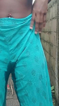 내 바지 전체에 시오후키하는 내 보지에 핑거링 문지르기