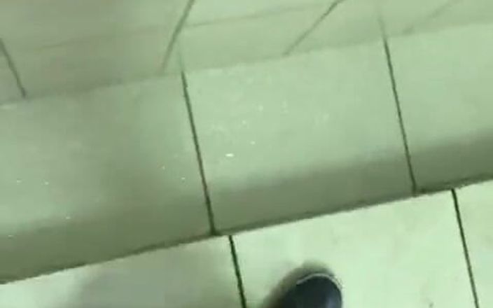 Hardnoisex: Už jsem to nevydržel a běžel jsem do koupelny a...