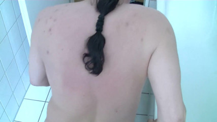 Mature Climax - 100% Mature Videos: La donna anziana viene trapanata nel suo bagno