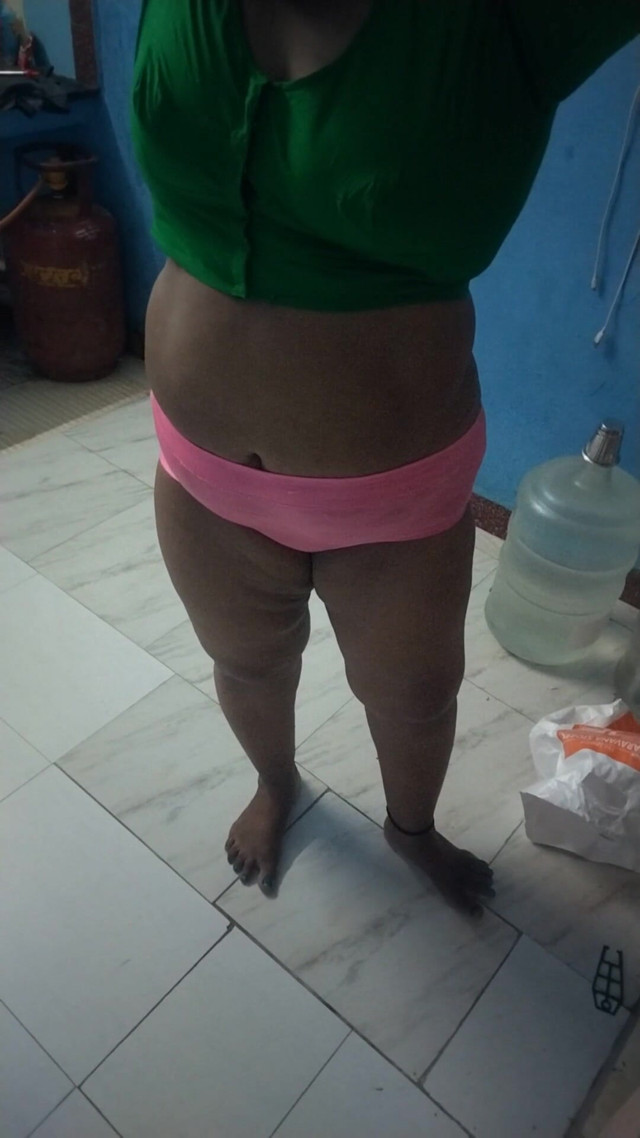 Hot Mommy (Tamil lesbian)