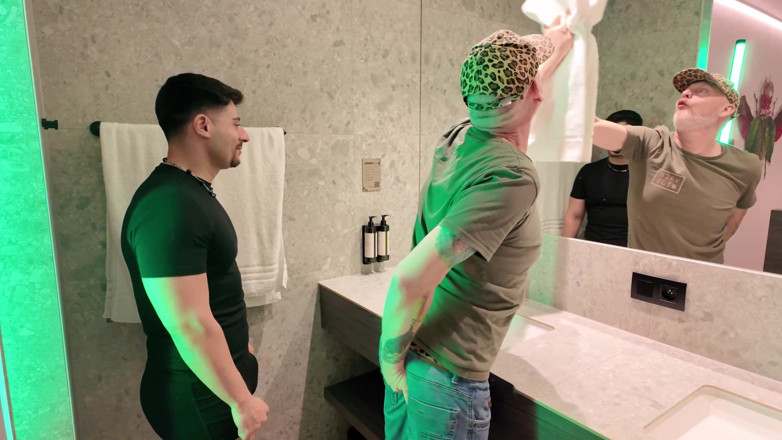 Sensual-X: Behind the Scenes - Dave Fucks Mia in Hotel Room