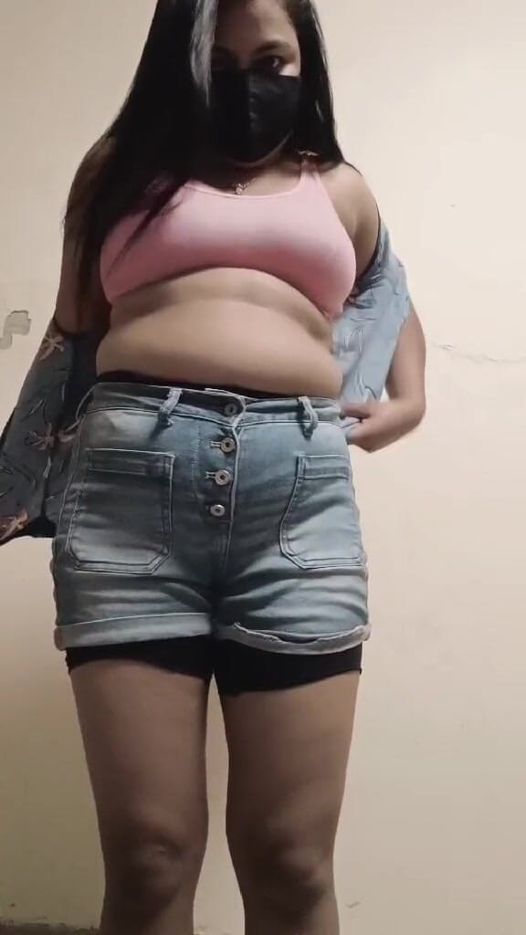 Simranqueen: Simran Bhabhi Hendjob