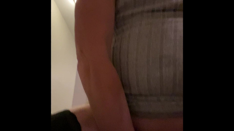 MadisonCD2025: Dar elbiseli ve uyluklu yüksek çoraplı kadın kılıklı travesti yarak kılıfı...