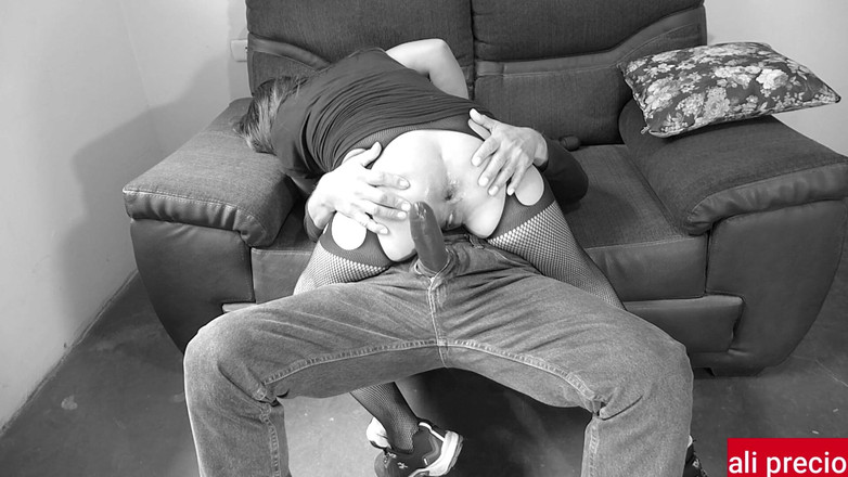 Ali Precio: Jsem skutečná děvka, když sedím na obrovském robertku.