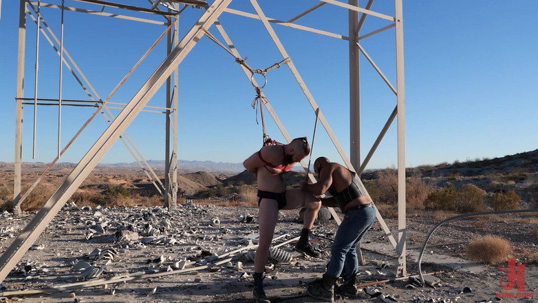 Kinky Bites Gay: Desert Edge: Leo Forte e Brian Bonds