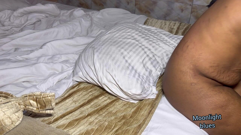 Moonlight blues: Saggy tits babe folla bbc hermanastro