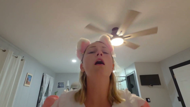 ScarlettRavenXO: Stepdaughter Seduces Stepfather in Anime Outfit