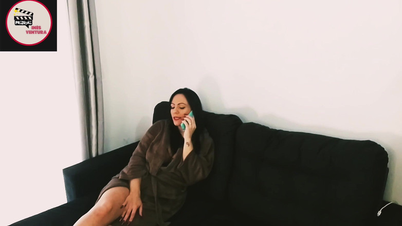 Raquel Cardoso Da Rosa: MILF assume un giovane ragazzo per venire.