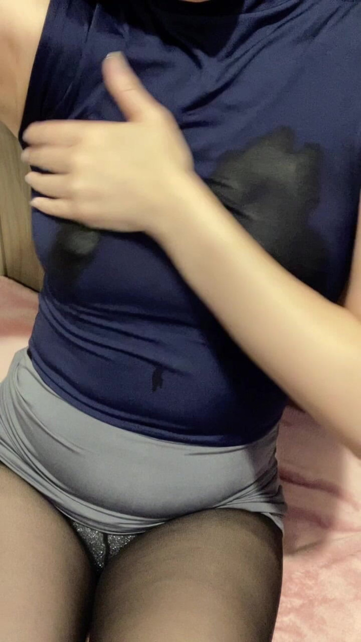 Rei005: Nadchla jsem se tím, že jsem propíchla dírky v cosplayi ve...