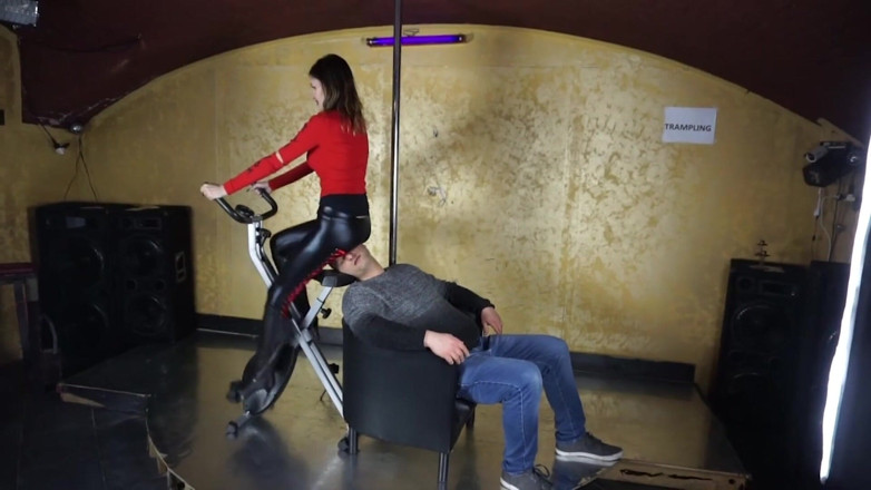 MMV and Eroticplanet Clips: Sentada en la cara - bdsm