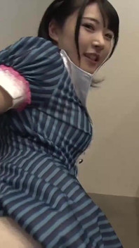 눈치채지 못하고 몰래 과시, 심장이 욱신거리는 팬티라를 자극하다