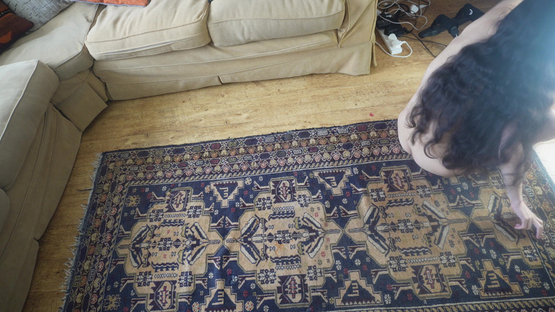 Mirabella Estella: Чуттєва індійська богиня Міра мастурбує